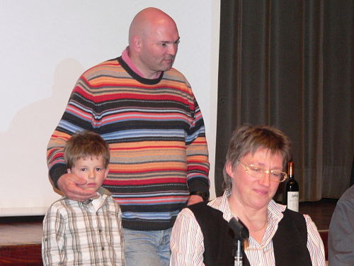 Ausgeschiedenes Mitglied aus dem Aufsichtsrat mit Sohn